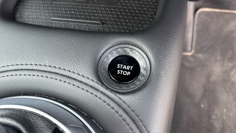 Nissan Juke 1.6 Hybrid N-Connecta 5dr Auto Hybrid Hatchback